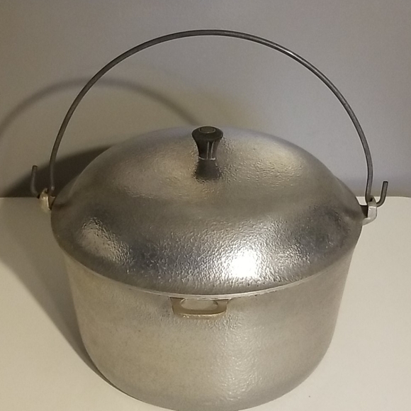 the club aluminum co Other - Vtg Club Aluminum Hammercraft Dutch Oven
